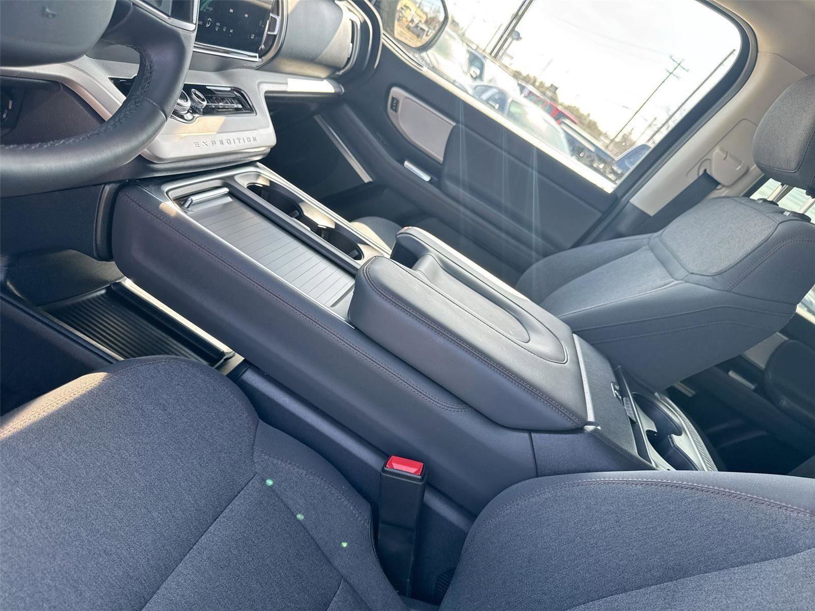 Certified 2025 Ford Expedition Active RWD image 21