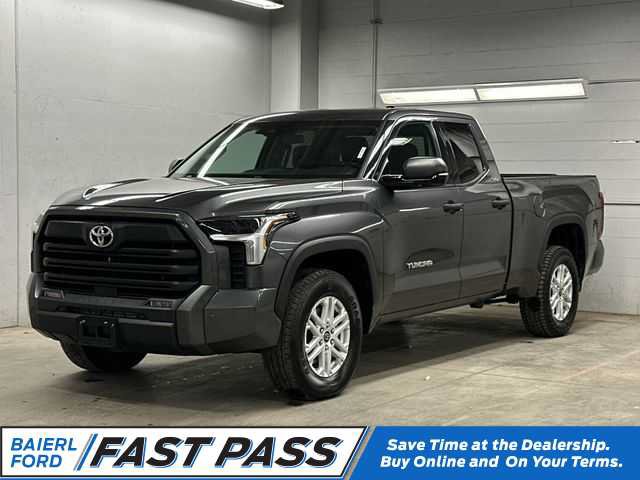 Used 2022 Toyota Tundra SR5 w/ SR5 Convenience Package AWD/4WD image 1