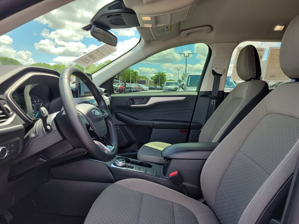 Certified 2022 Ford Escape SE w/ Cold Weather Package FWD image 18
