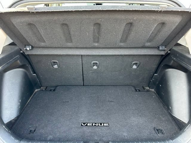 Used 2022 Hyundai Venue SE w/ Cargo Package FWD image 11