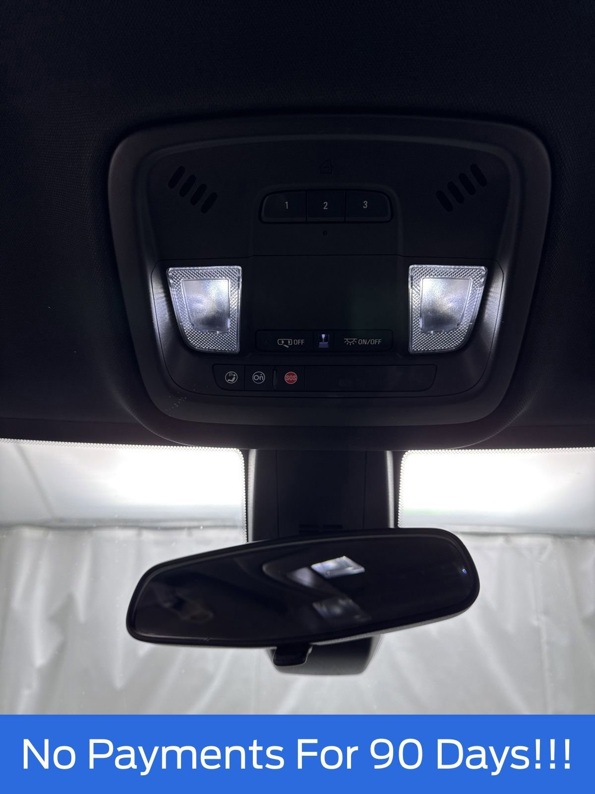 Used 2022 Chevrolet Traverse LT image 24