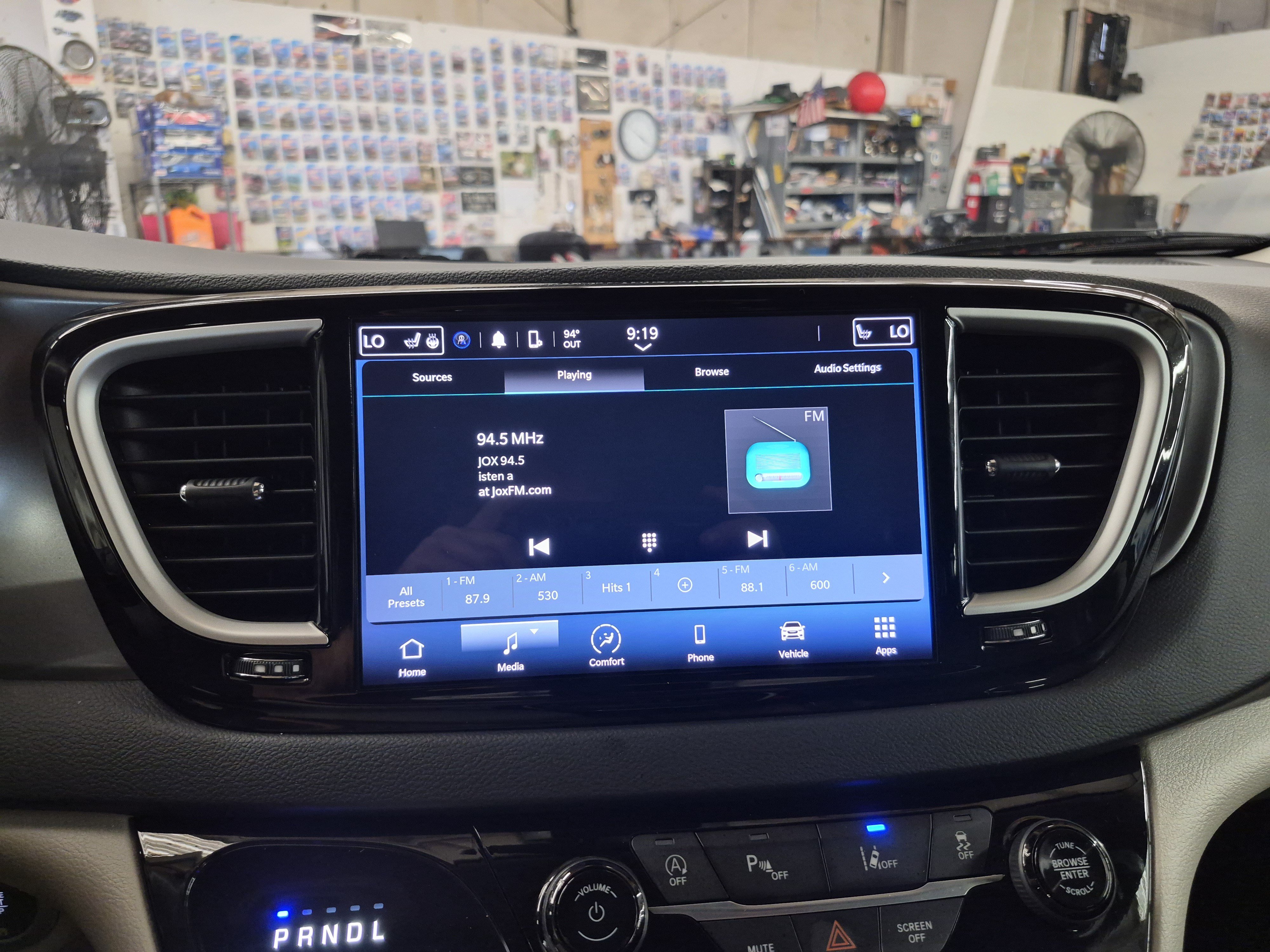 Used 2023 Chrysler Pacifica Touring-L FWD image 33