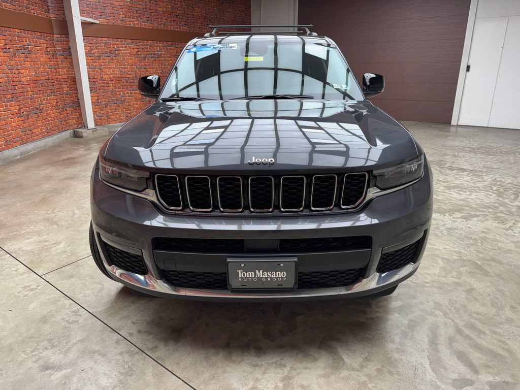 Used 2023 Jeep Grand Cherokee L Limited AWD/4WD image 7