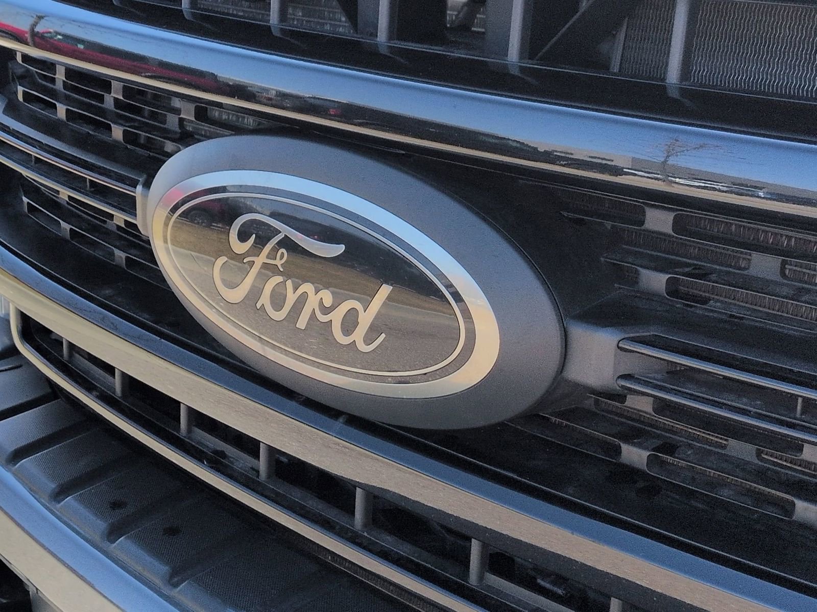 Certified 2022 Ford F250 Lariat w/ Black Appearance Package image 14