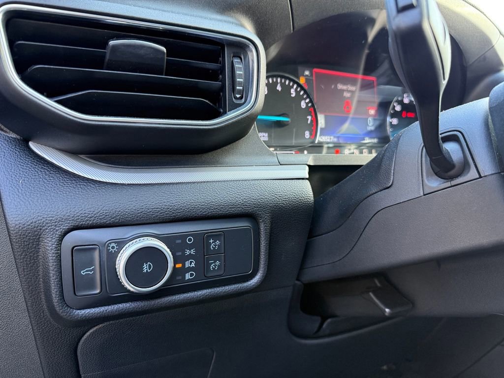 Certified 2022 Ford Explorer XLT w/ Equipment Group 202A image 14