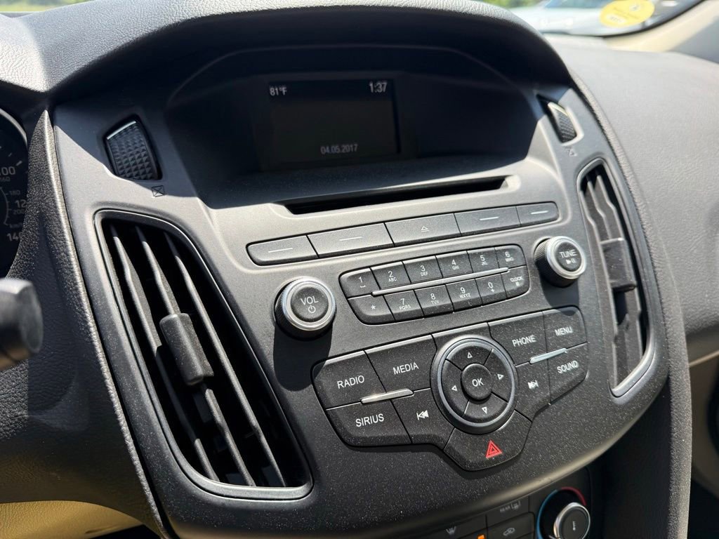 Certified 2017 Ford Focus SE FWD image 24