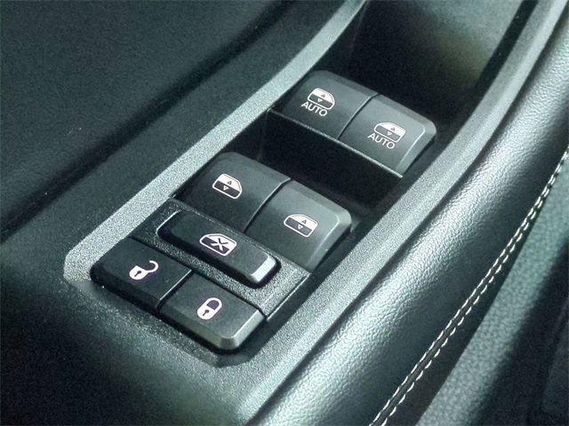 Used 2025 Jeep Grand Cherokee Laredo X image 22