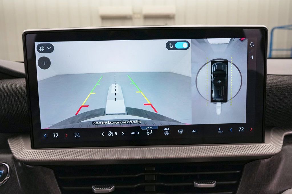 Certified 2025 Ford Explorer Platinum w/ Ultimate Package image 17