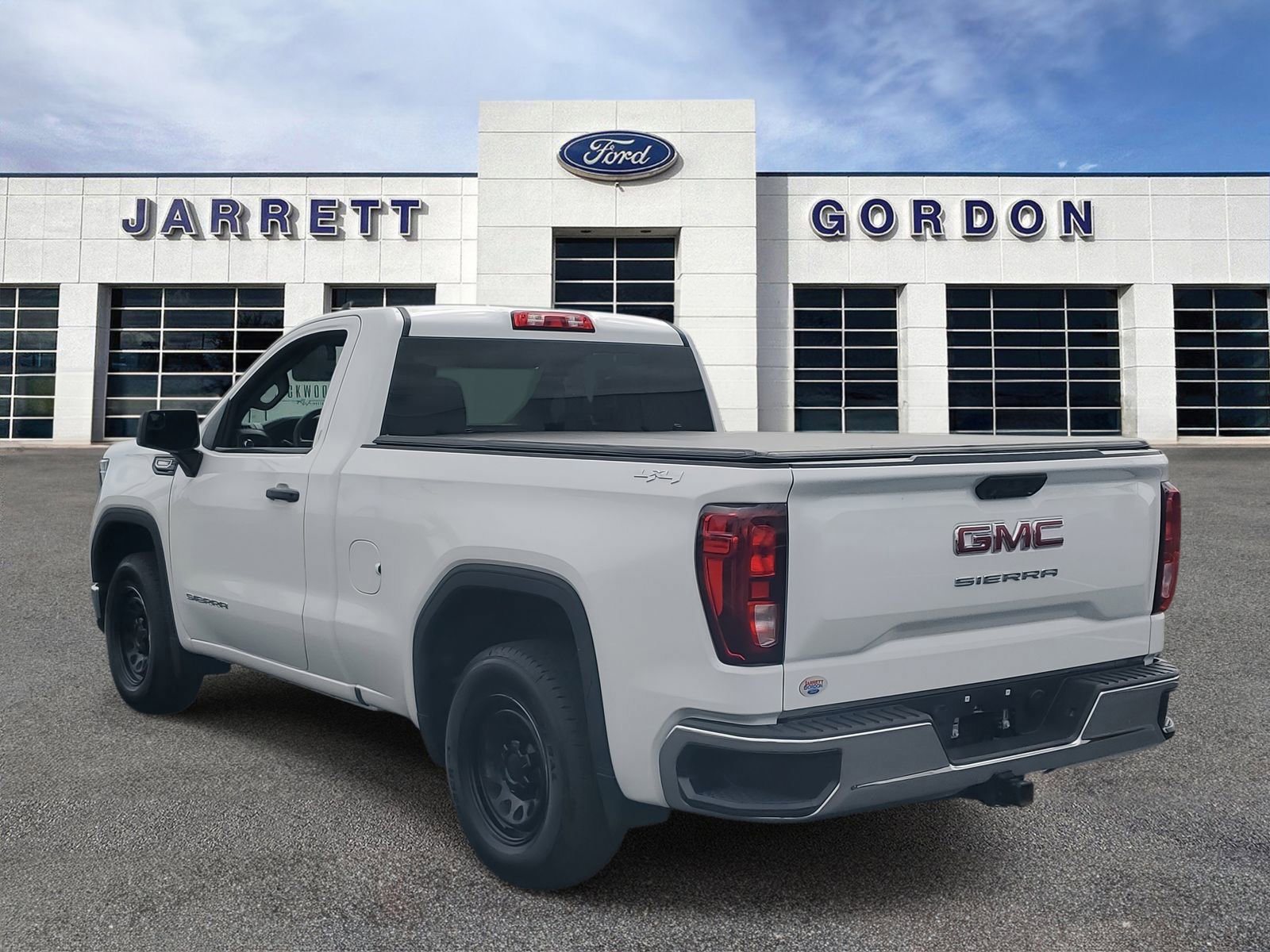 Used 2024 GMC Sierra 1500 Pro w/ Pro Value Package image 2