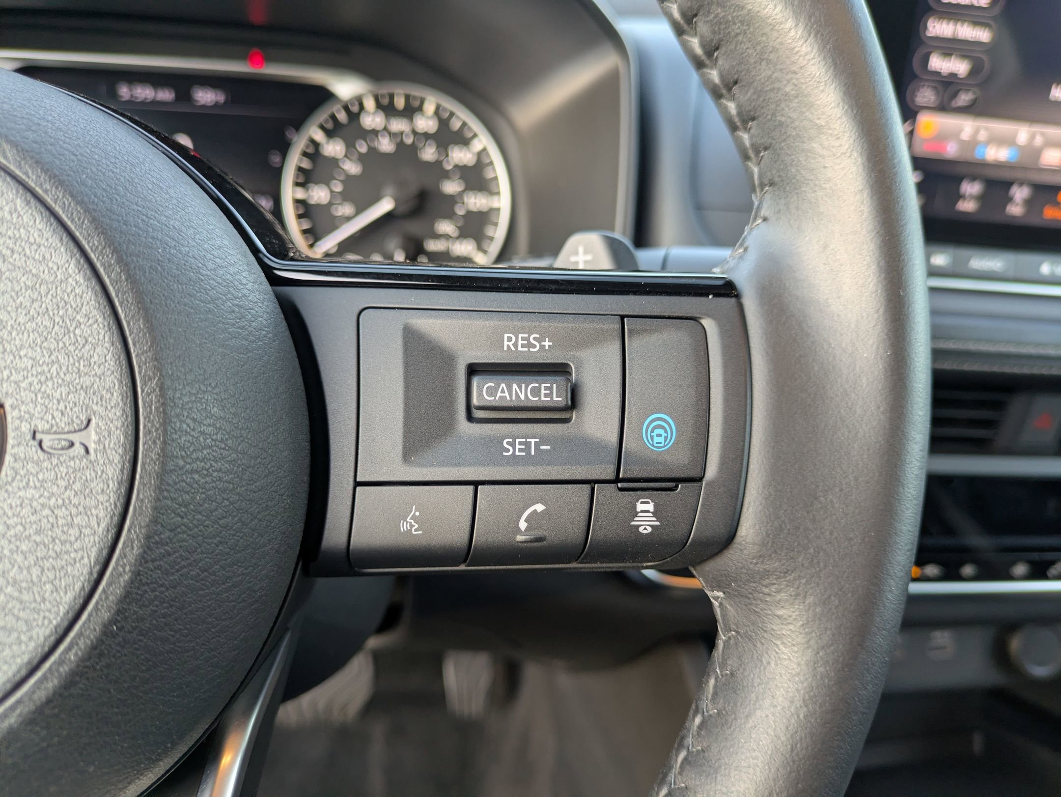 Used 2023 Nissan Rogue SV w/ SV Premium B Package FWD image 19