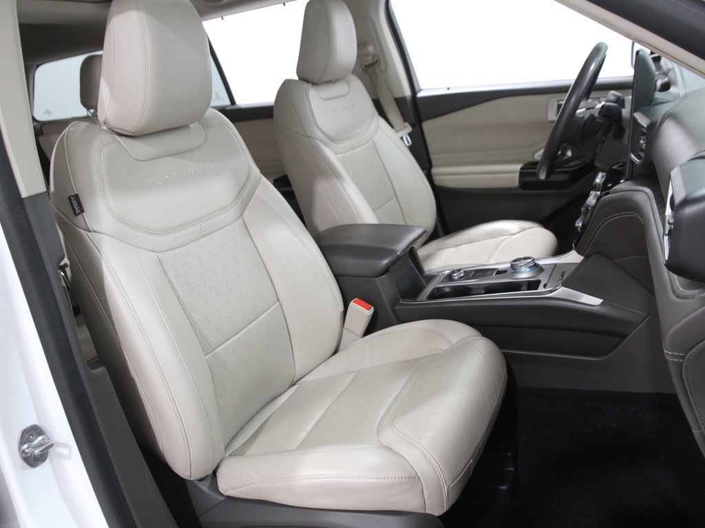 Certified 2021 Ford Explorer Platinum w/ Equipment Group 601A image 18