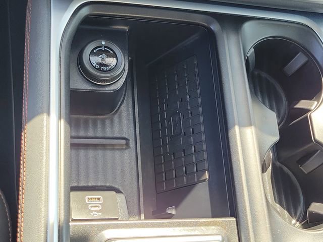 Certified 2025 Ford Expedition Active image 19