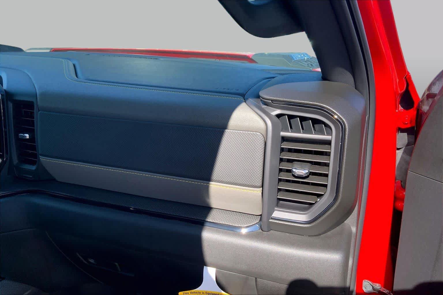 Used 2025 Chevrolet Silverado 2500 ZR2 w/ Technology Package AWD/4WD image 19
