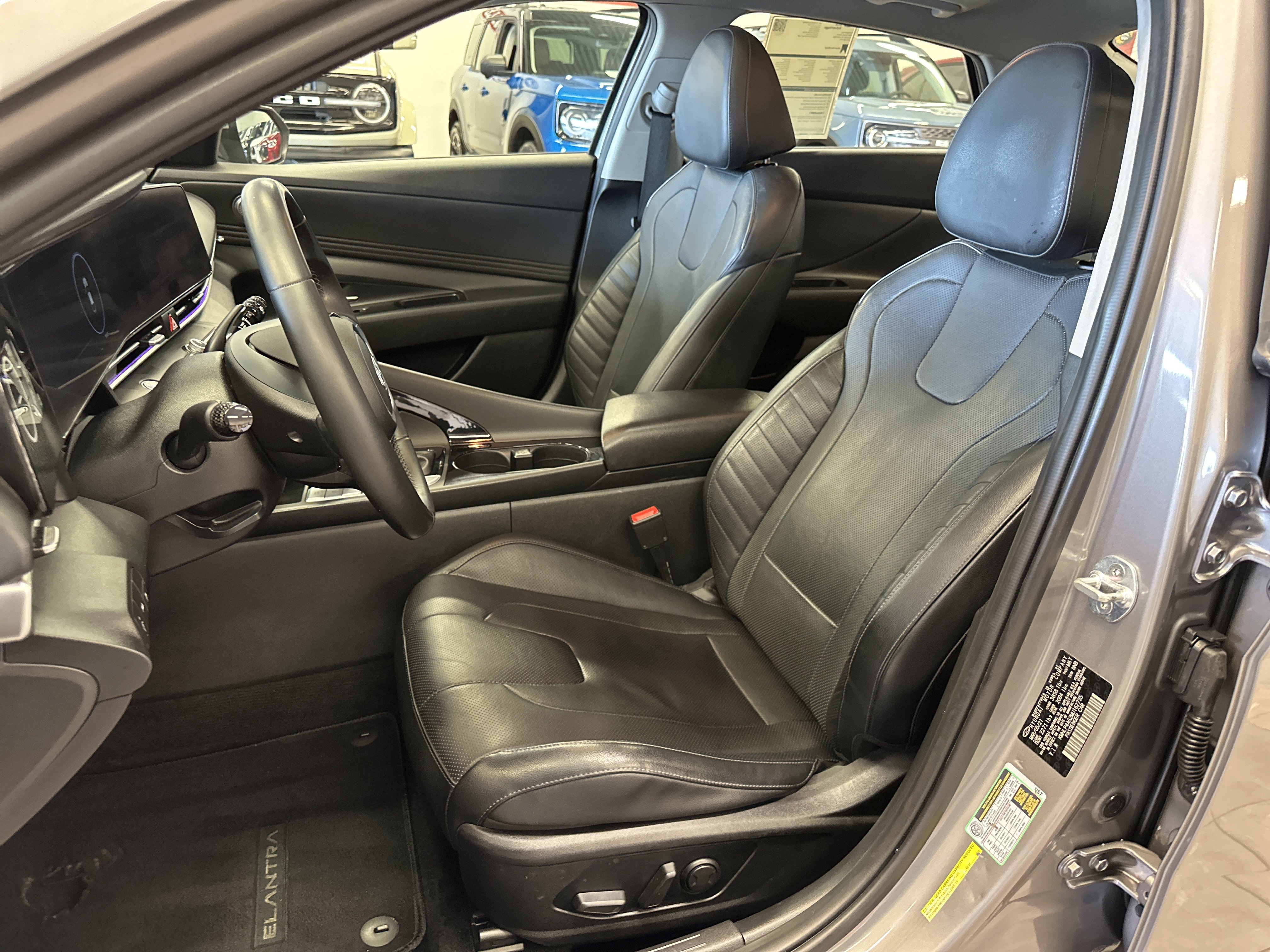 Used 2021 Hyundai Elantra Limited image 14