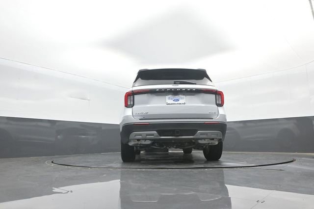 Certified 2025 Ford Explorer Active w/ Active Comfort Package AWD/4WD image 37