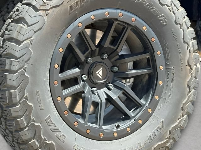 Used 2021 GMC Sierra 1500 AT4 w/ AT4 Premium Package AWD/4WD image 14