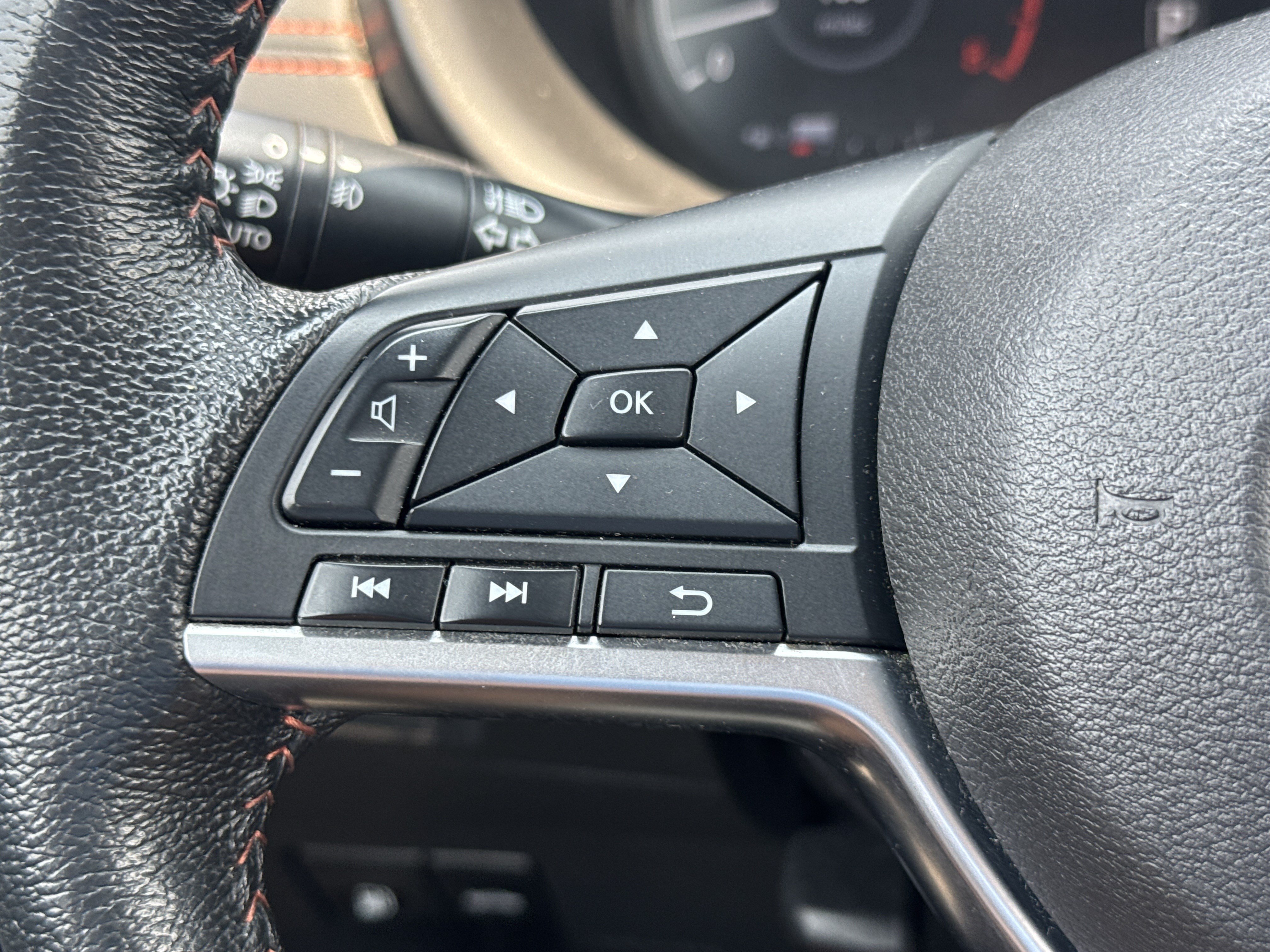 Used 2021 Nissan Kicks SR w/ SR Premium Package FWD image 16