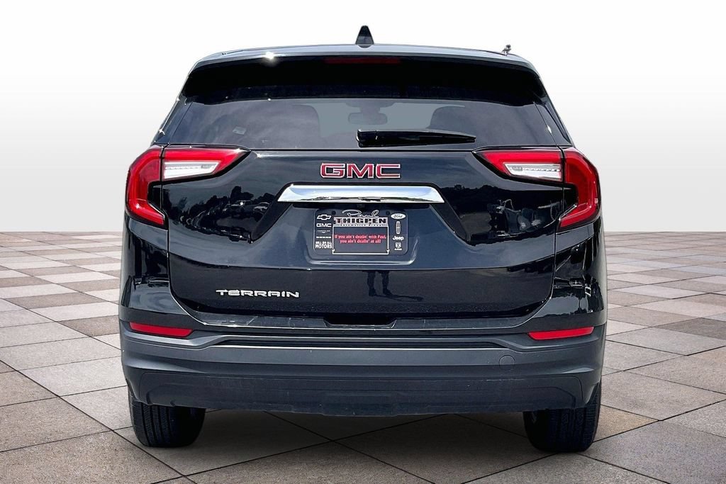 Used 2024 GMC Terrain SLE FWD image 4