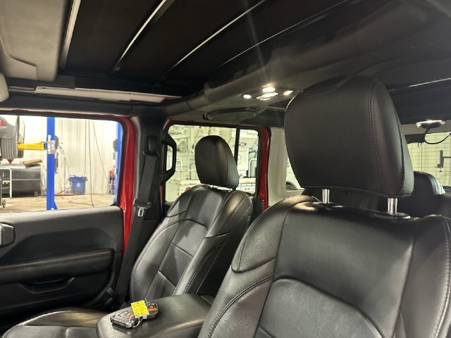 Used 2021 Jeep Wrangler Unlimited Sahara AWD/4WD image 20