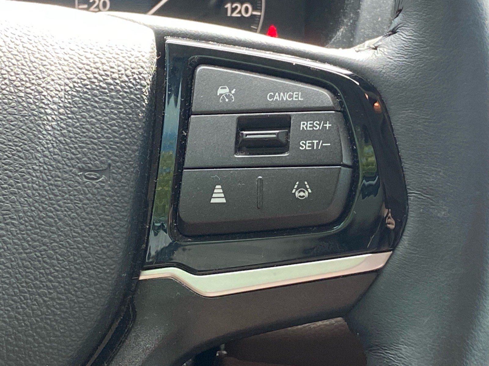 Used 2025 Honda Odyssey Touring image 6