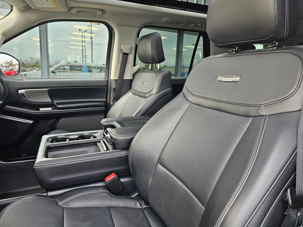 Certified 2025 Ford Expedition Max Platinum image 19