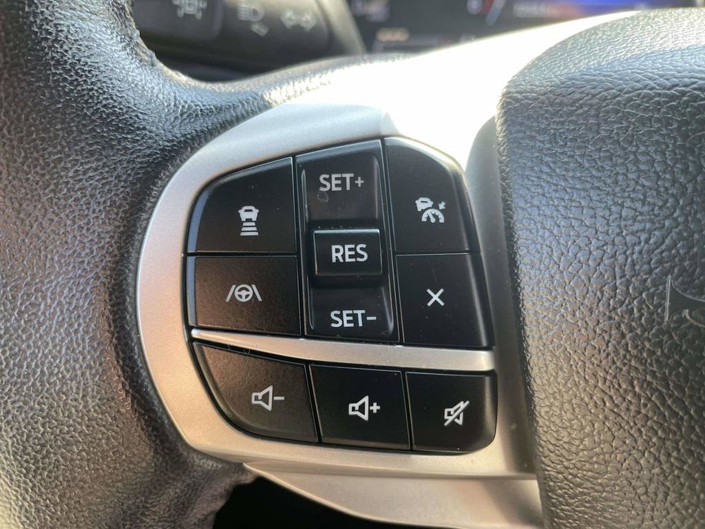 Certified 2022 Ford Explorer XLT w/ Equipment Group 202A image 27