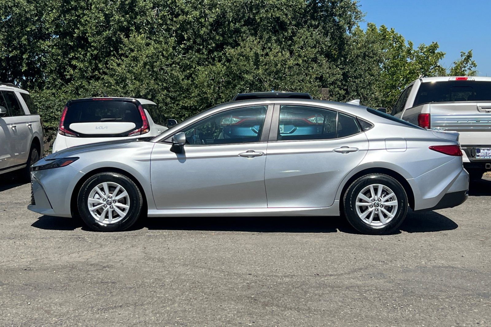 Used 2025 Toyota Camry LE FWD image 10