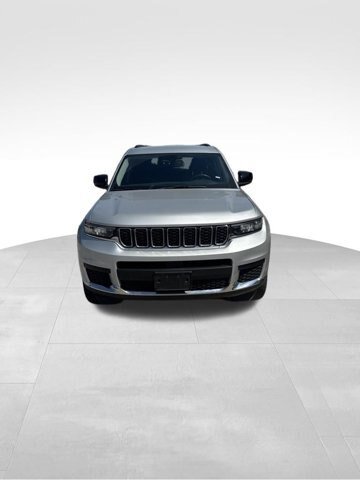 Used 2023 Jeep Grand Cherokee L Laredo RWD image 3