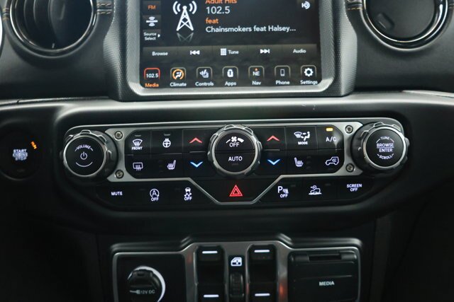 Used 2021 Jeep Wrangler Unlimited Sahara AWD/4WD image 36