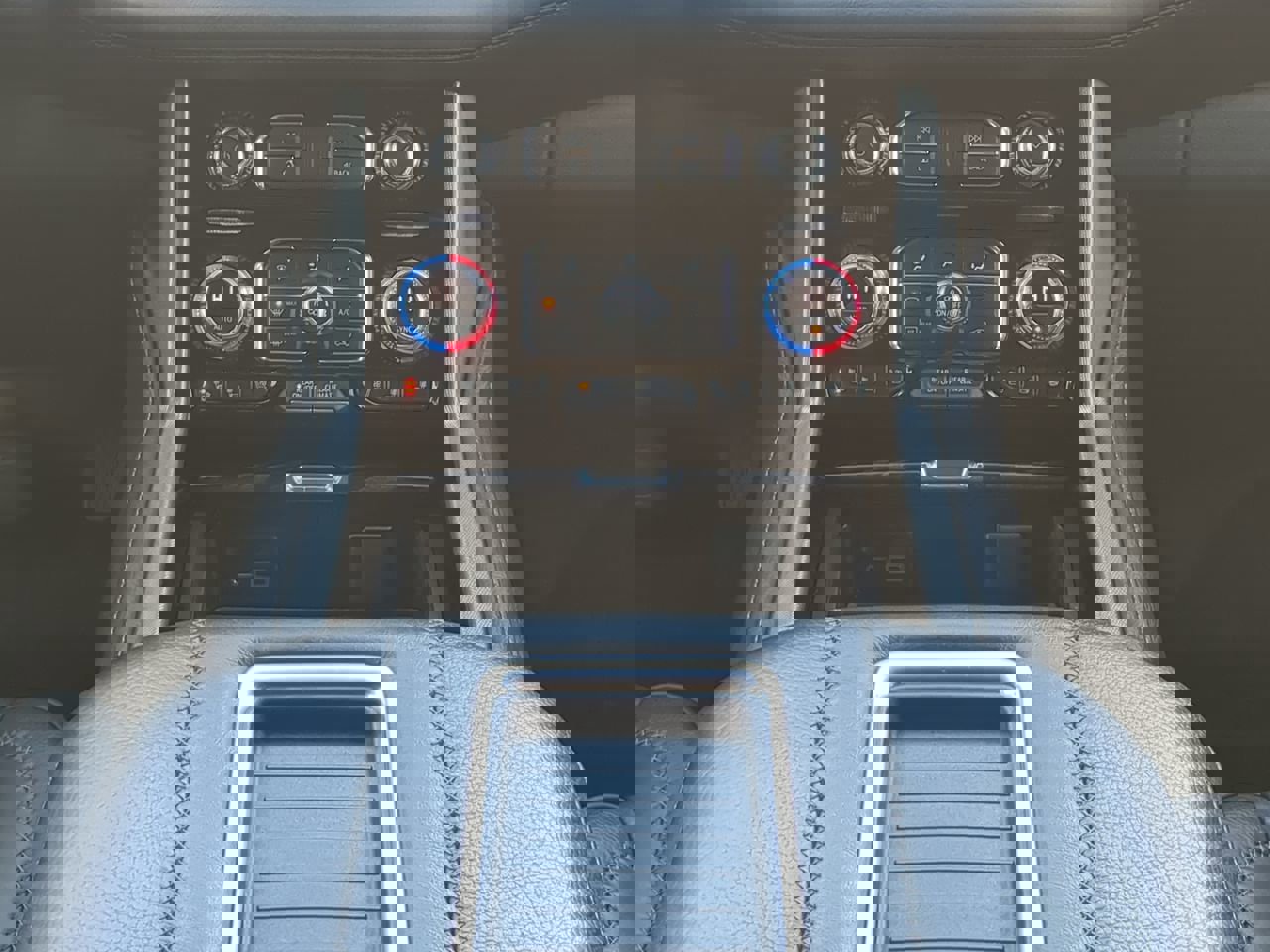 Used 2021 GMC Yukon Denali w/ Denali Premium Package image 17