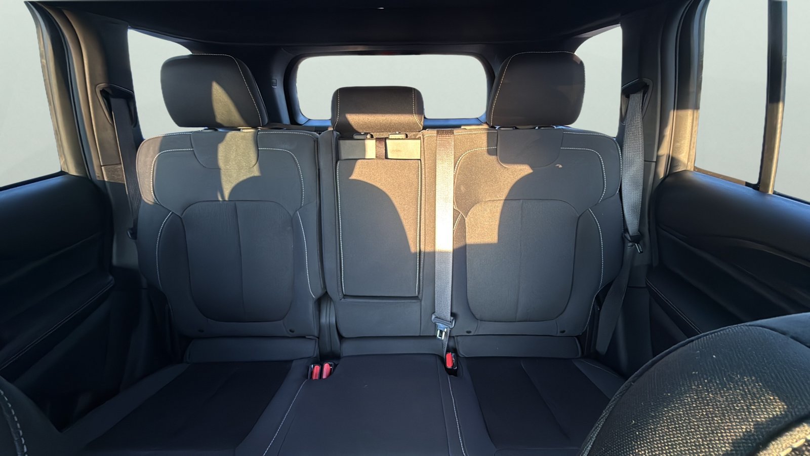 Used 2025 Jeep Grand Cherokee Laredo X w/ Luxury Tech Group I AWD/4WD image 25