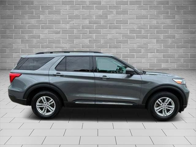 Certified 2023 Ford Explorer XLT AWD/4WD image 2