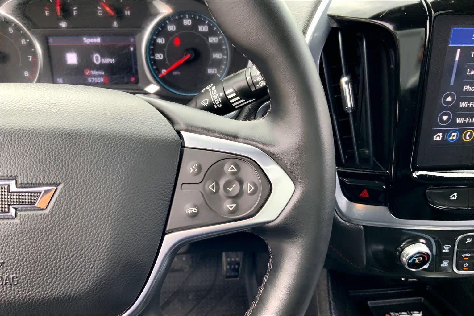 Used 2023 Chevrolet Traverse RS FWD image 21