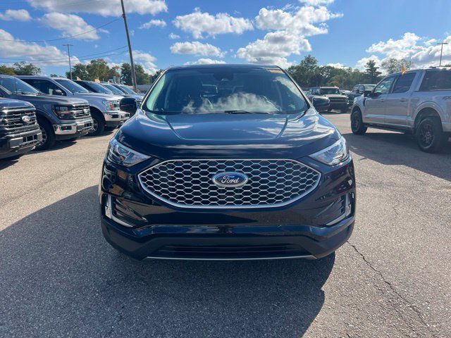 Certified 2024 Ford Edge SEL w/ Convenience Package AWD/4WD image 2