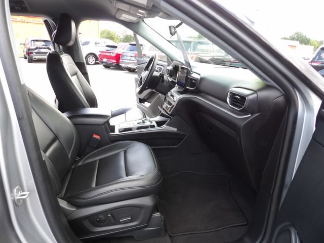 Certified 2023 Ford Explorer XLT w/ Equipment Group 202A RWD image 31