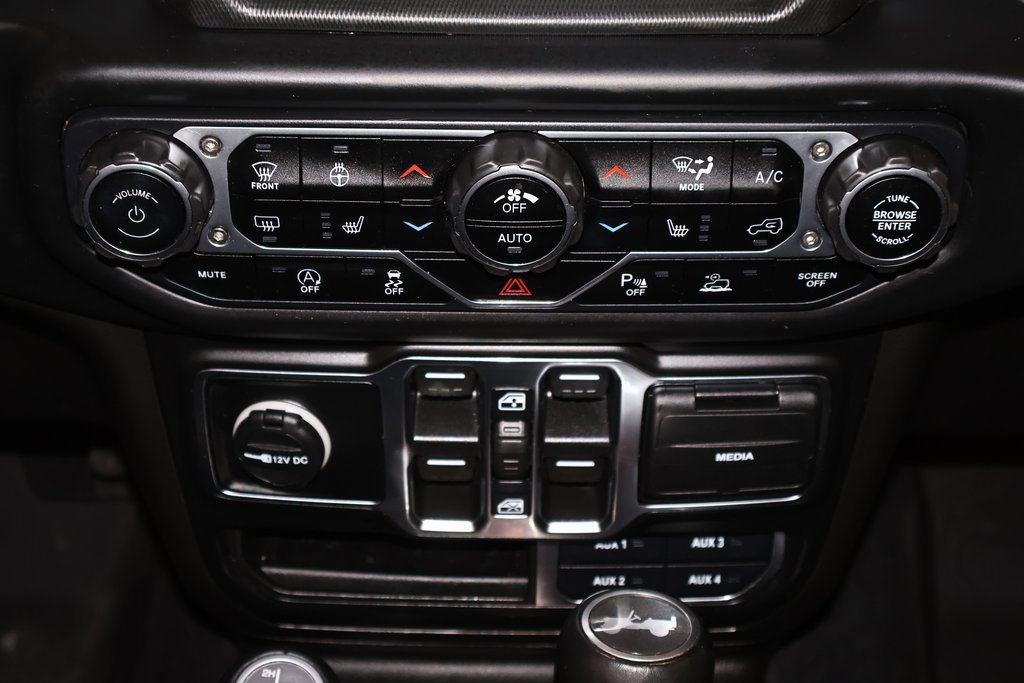 Used 2022 Jeep Wrangler Unlimited Sahara image 32