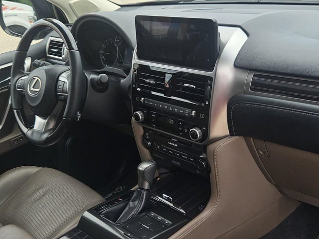 Used 2023 Lexus GX 460 Luxury w/ Sport Design Package AWD/4WD image 15