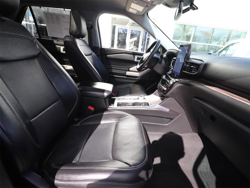 Certified 2023 Ford Explorer Limited w/ Limited Technology Package image 25