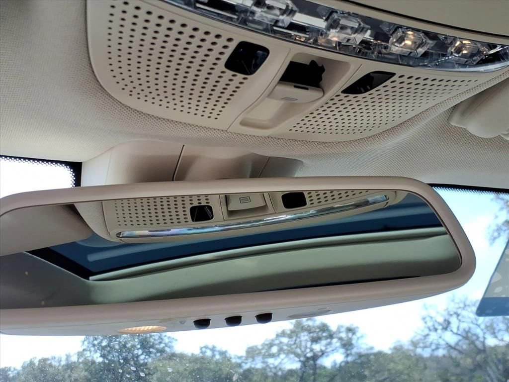 Used 2019 Mercedes-Benz GLC 300 4MATIC image 24