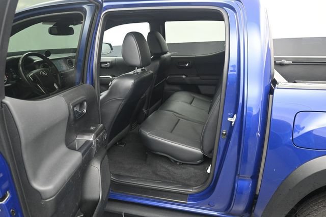 Used 2022 Toyota Tacoma TRD Off-Road w/ TRD Premium Off Road Package AWD/4WD image 5
