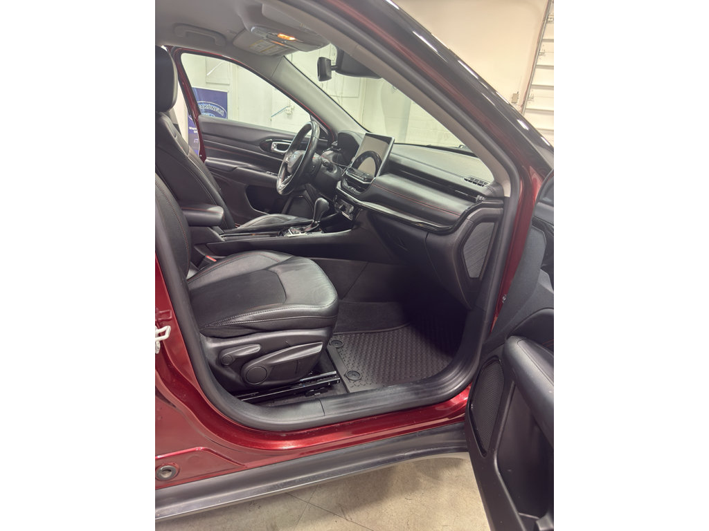 Used 2022 Jeep Compass Trailhawk w/ Trailhawk Convenience Group AWD/4WD image 14