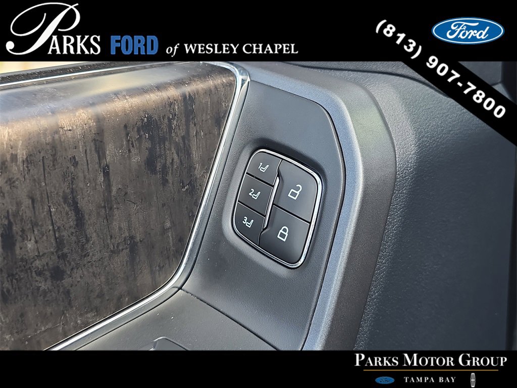 Certified 2025 Ford F250 Lariat w/ Black Appearance Package image 19