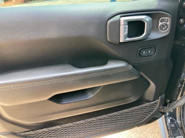Used 2021 Jeep Gladiator Overland AWD/4WD image 9
