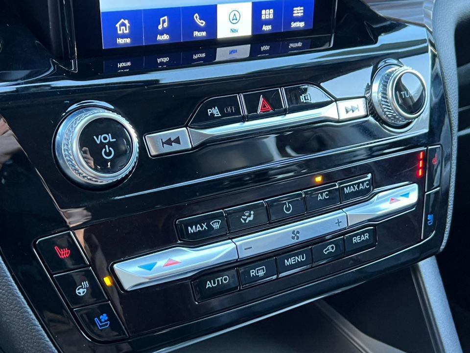 Certified 2023 Ford Explorer Limited w/ Limited Technology Package image 29