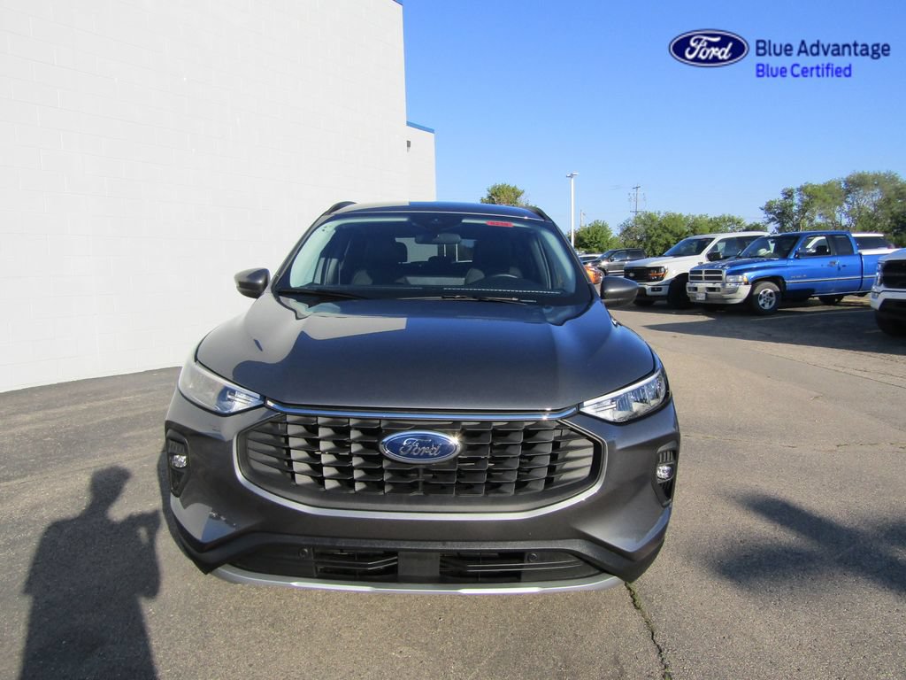 Certified 2026 Ford Escape SE w/ Class II Trailer Tow Package FWD image 5