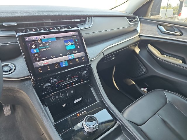 Used 2023 Jeep Grand Cherokee L Limited RWD image 24