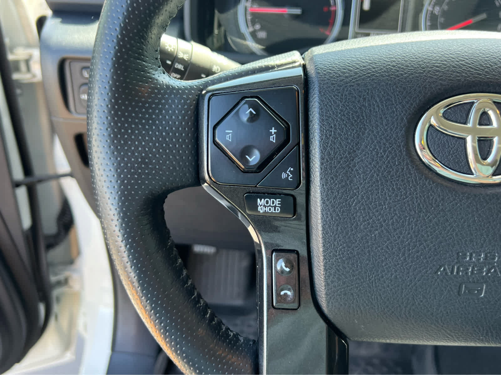 Used 2023 Toyota 4Runner TRD Off-Road Premium w/ Off Road Premium Plus Package AWD/4WD image 32