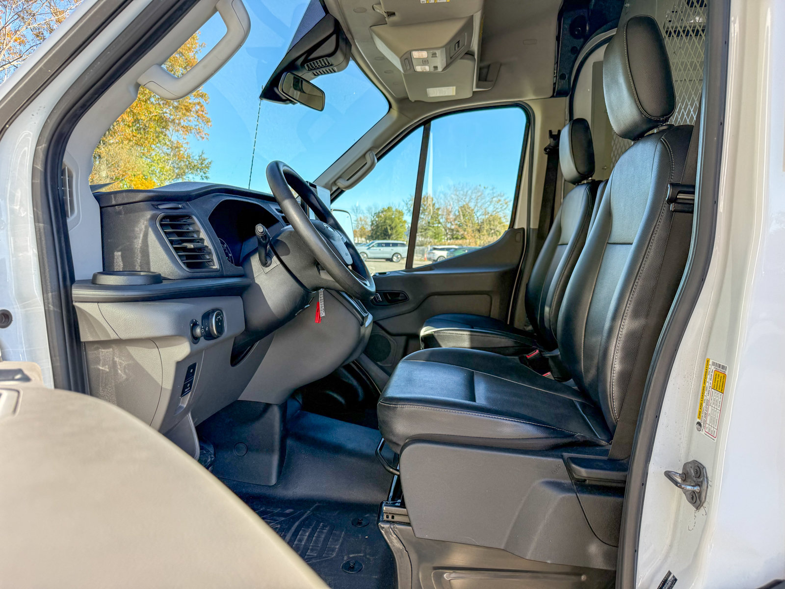 Certified 2023 Ford Transit 250 Medium Roof AWD image 17