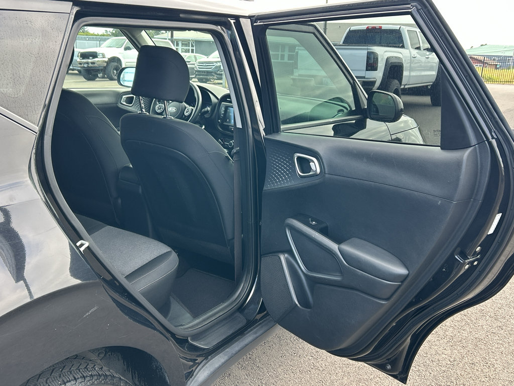 Used 2020 Kia Soul S FWD image 28