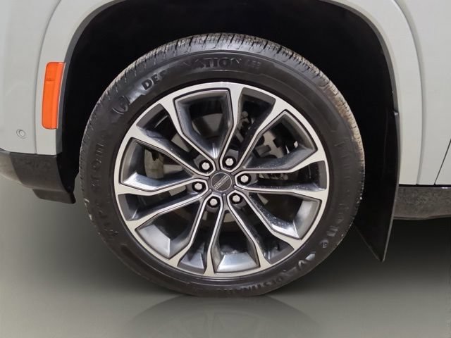 Used 2023 Jeep Grand Wagoneer L Series III w/ HD Trailer Tow Package AWD/4WD image 27